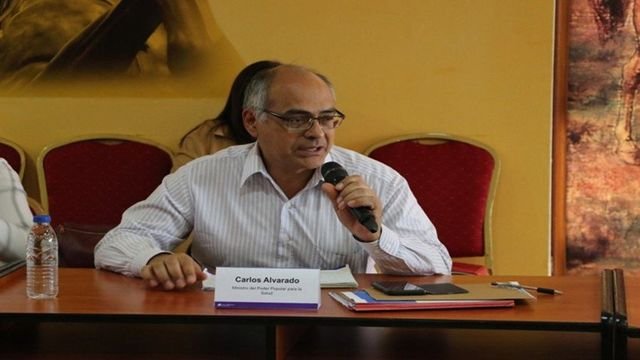 Carlos Alvarado, Ministro de Salud