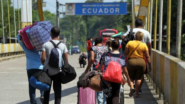 Venezolanos migrando a Ecuador