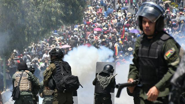 Bolivia expulsó a seis venezolanos por «conspirar» en protestas sociales.