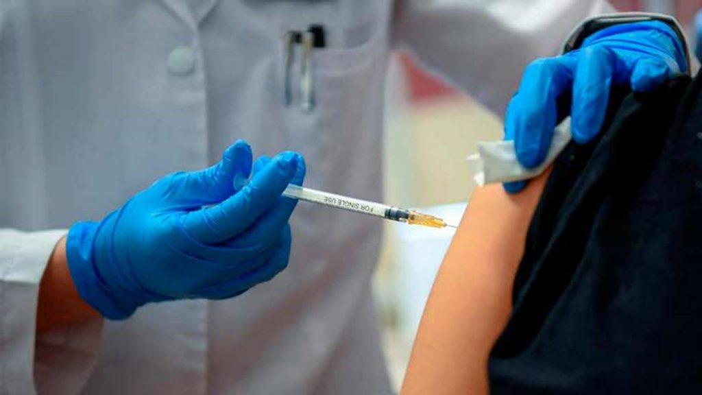 OMS recomienda una dosis adicional de vacuna anticovid en personas inmunodeprimidas