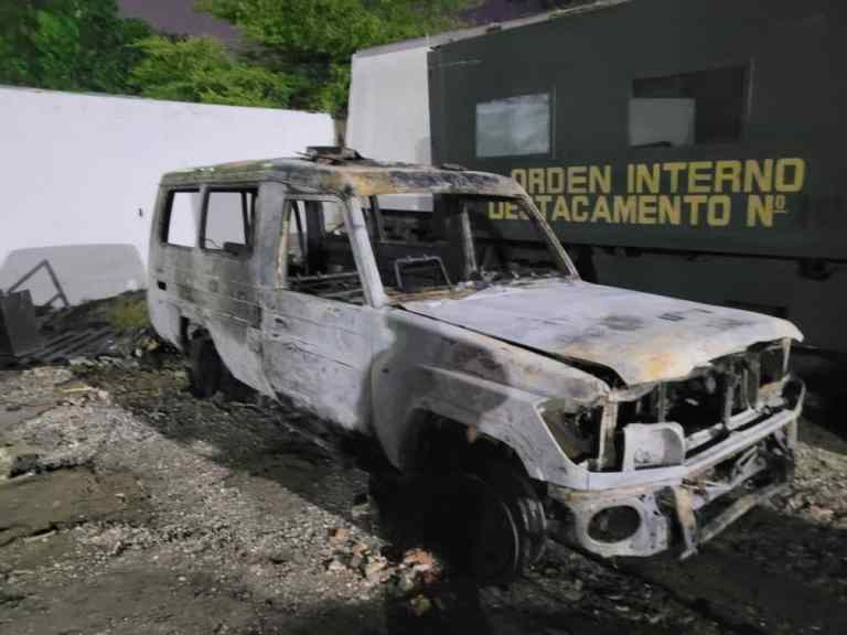 Se incendia vehículo militar