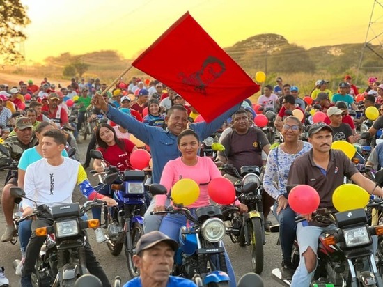 Caravana de motorizados