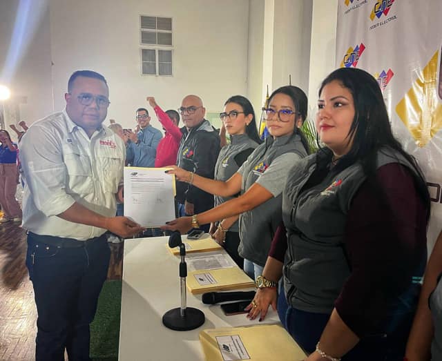 Proclamación de Donald Donaire