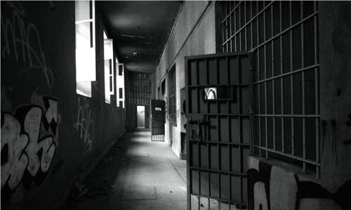 ¡Insólito! Una prostituta comandó la fuga doce antisociales presos