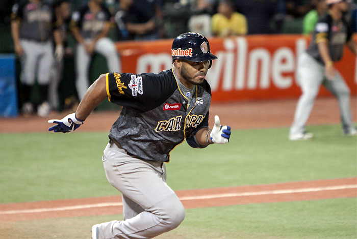 Gregorio Petit, Leones del Caracas