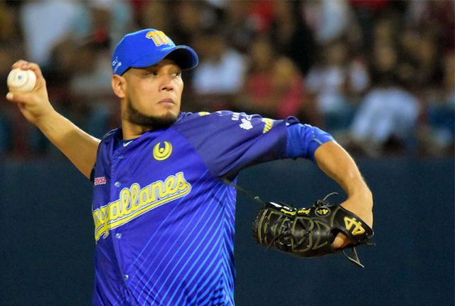 Yohan Pino, Navegantes del Magallanes