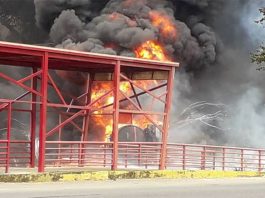 Incendio frente al parque Cachamay