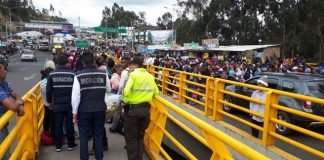 Venezolanos en la frontera de Colombia y Ecuador