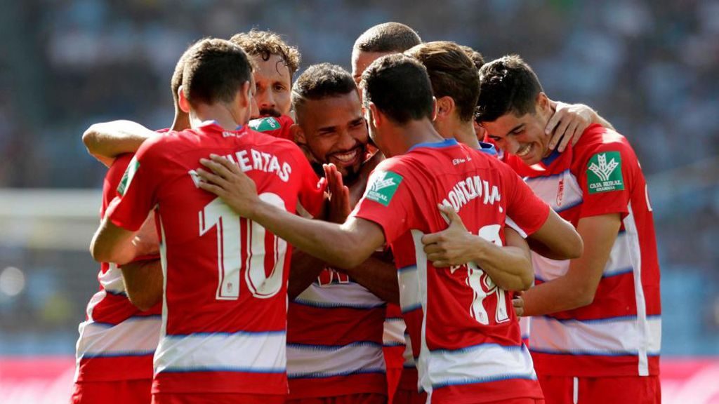 Yangel Herrera celebrando su gol con sus compañeros ante el Celta.