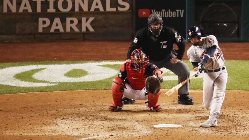 Los Astros de Houston venciereon a los Nacionales de Washington en el tercer encuentro de la Serie Mundial.