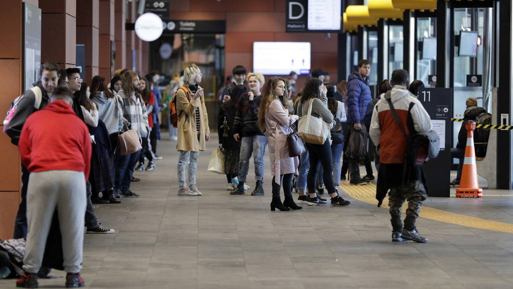 Prime país en levantar restricciones tras superar covid-19