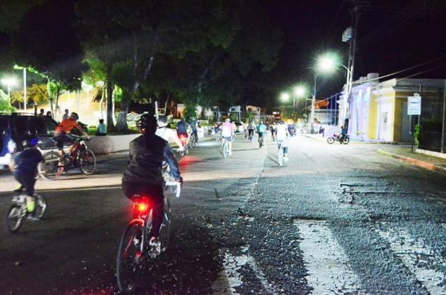 bici nocturna en homenaje a josé gregorio hernández 