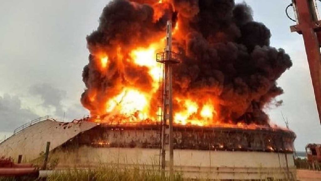 Explosión de tanque de combustible en Cuba