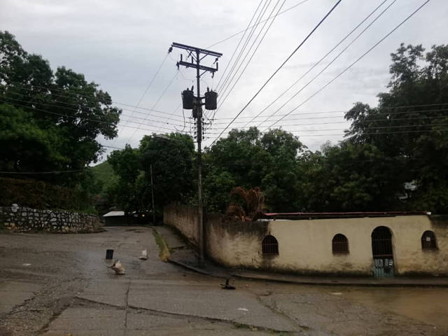 VALLE VERDE, SAAN JUAN DE LOS MORROS, TRANSFORMADOR EXPLOTADO 