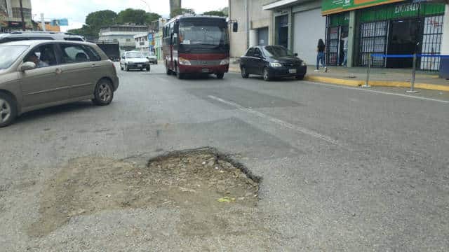 hueco avenida bolivar guárico