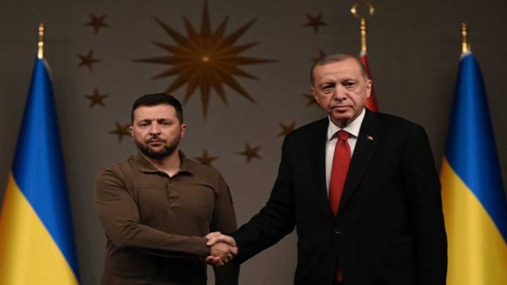 Presidente de Turquía dice que Ucrania “merece entrar en la OTAN”