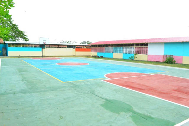 UNIDAD EDUCATIVA JULIO DE ARMAS, CANCHA